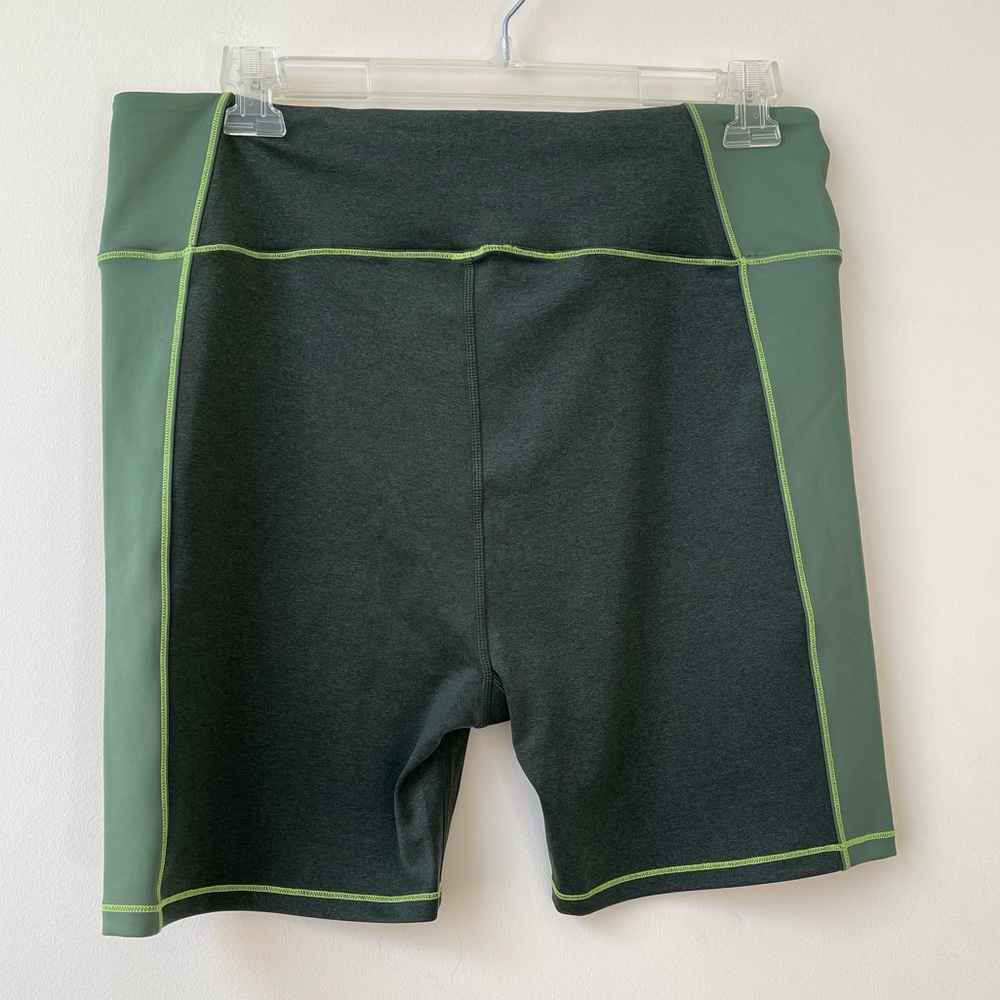 Good American 2 Tone Bike Shorts NWT Size 6/3x